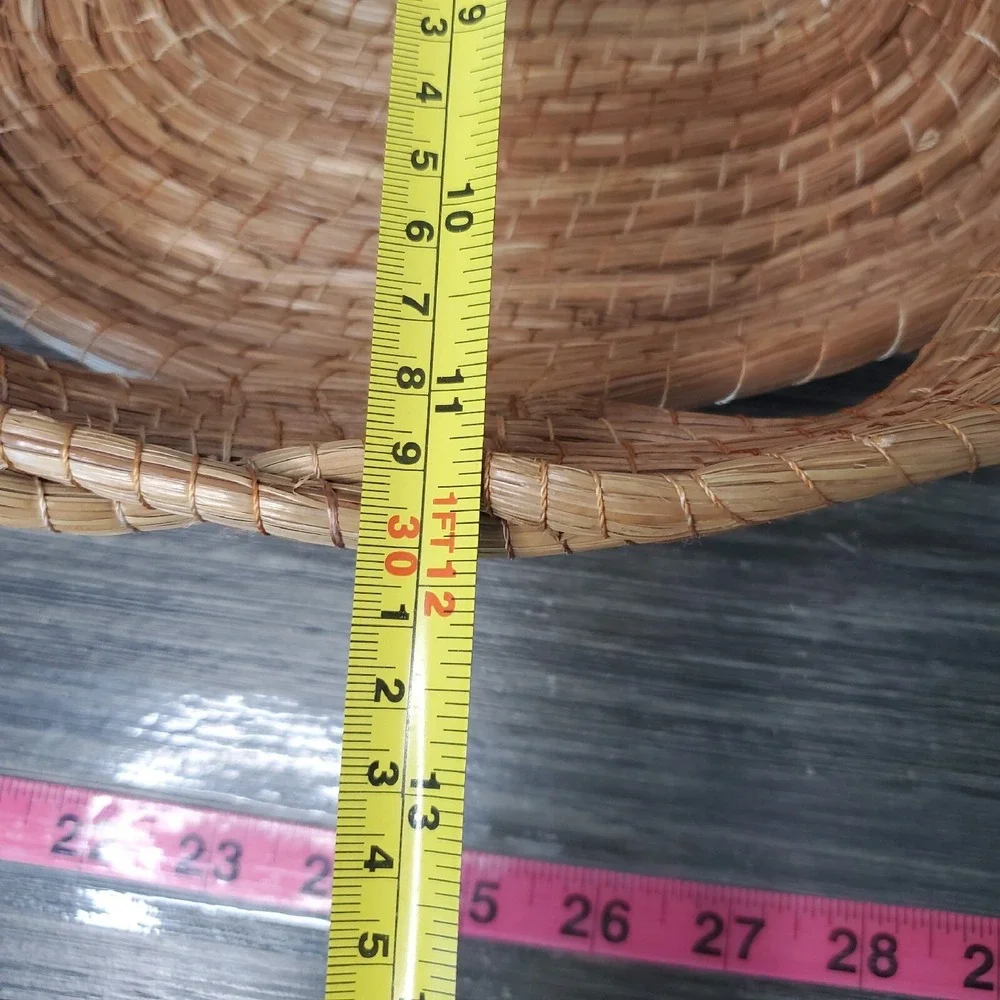 BEAUTIFUL Oaxacan Oval Pine Needle Basket Peek-a-boo‎ 6 Wave Loops